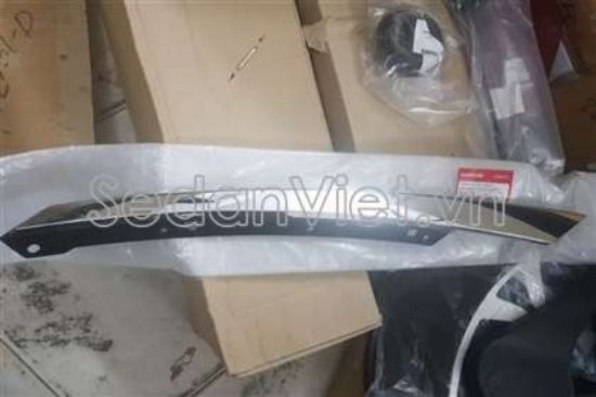 Picture of Nẹp mạ ca lăng trái-71129TEAT01